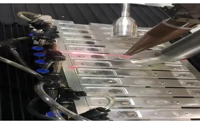 精密鈑金焊接自動(dòng)化方案